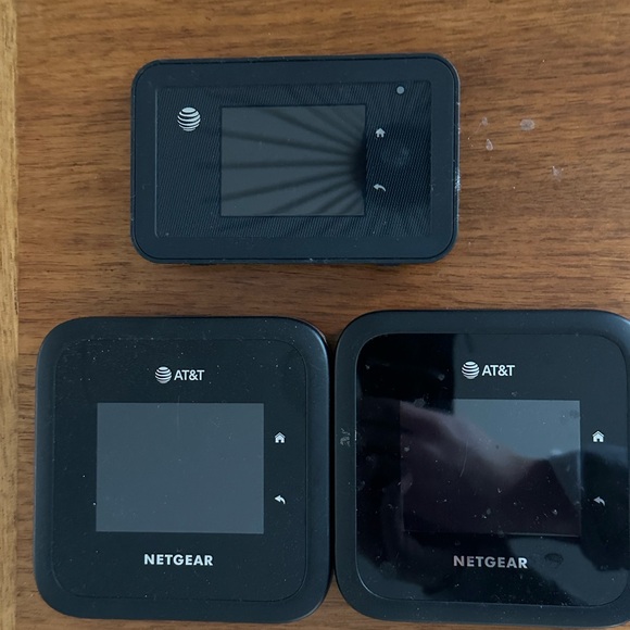 Netgear Mobile WiFi Hotspot - Picture 2 of 8